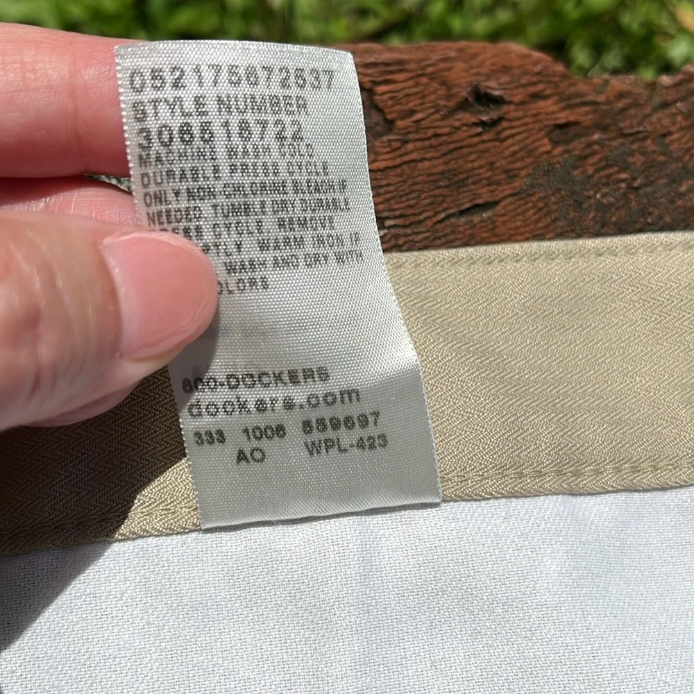 Dockers Golf khaki pleated shorts size 36 - Picture 5 of 6